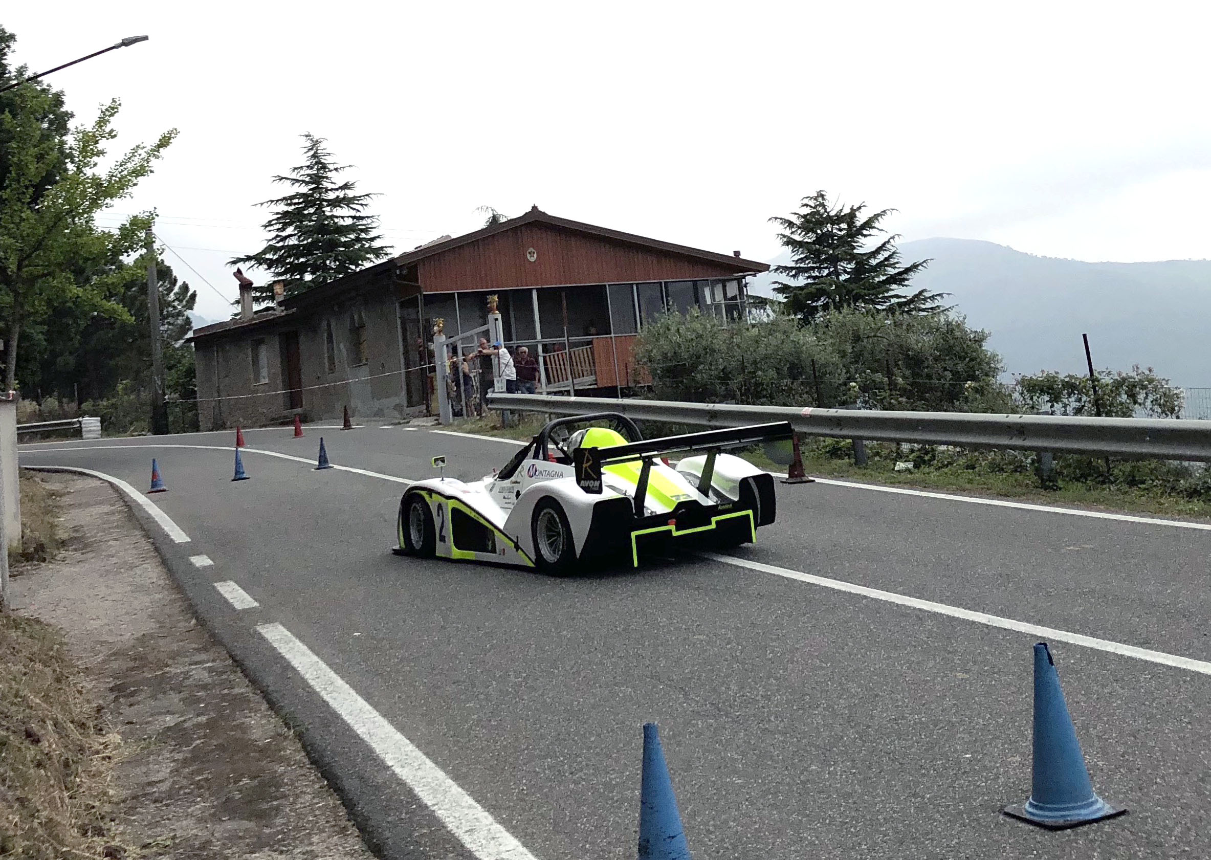Lo Slalom Rocca Novara di Sicilia subito a tre cifre Inizia oltre quota 100 iscritti la fase di avvicinamento al week end della gara organizzata da Top Competition in provincia di Messina il 13 e 14 luglio valida per Trofeo D’Italia Sud e Coppa