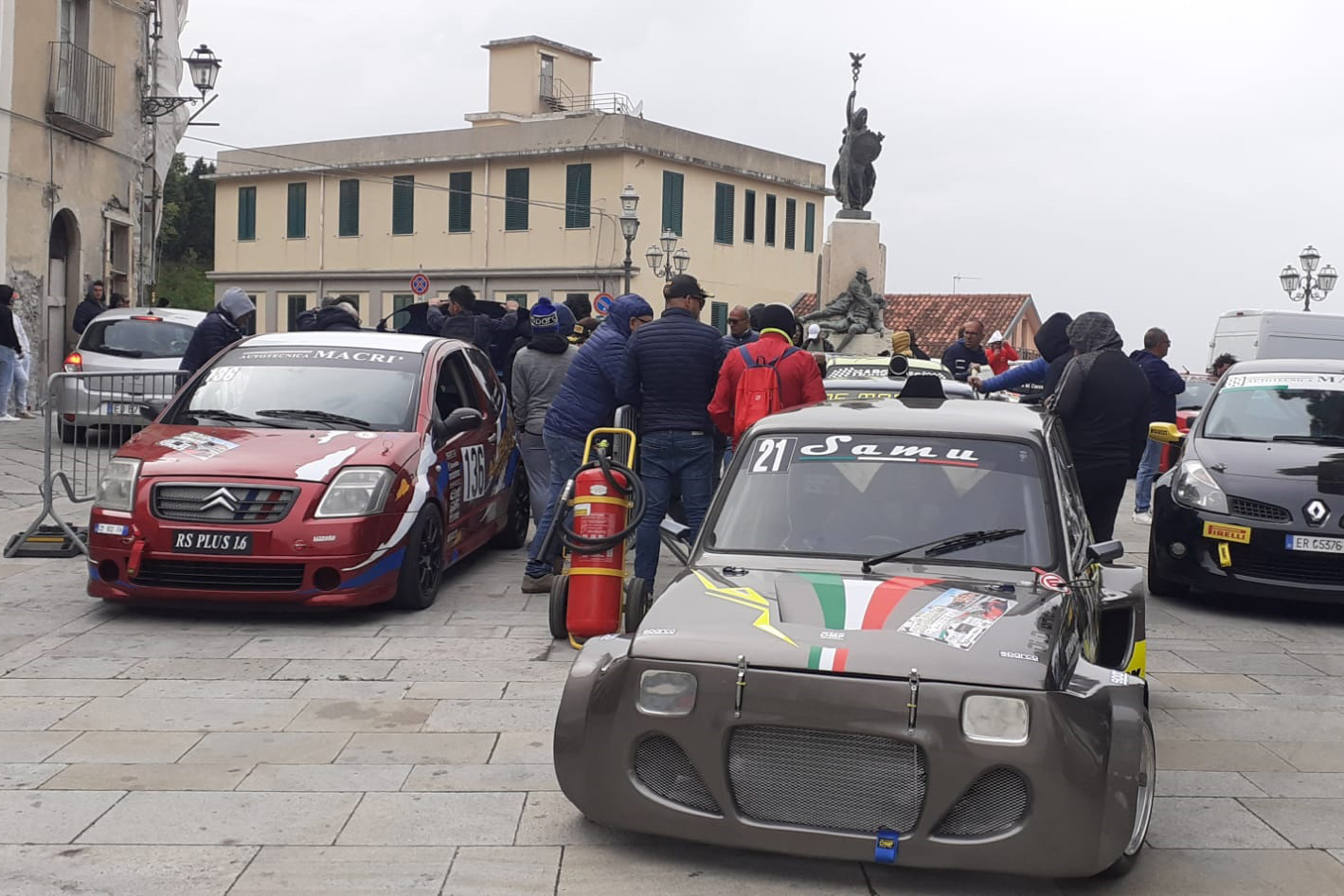 Pronto allo start il 28° Slalom Rocca di Novara  Domani 14 maggio, dopo una salita dopo di ricognizione, il via alle 3 manche di gara per i 109 verificati al terzo round di Campionato Italiano e Siciliano. Puglisi sfida Venanzio con incognita me